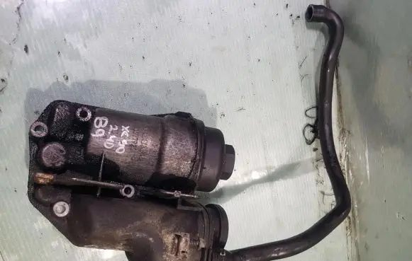 Volvo S80 Oil filter mounting bracket 30677920