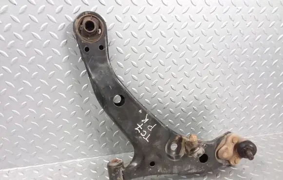 Toyota Corolla E110 Front lower control arm/wishbone