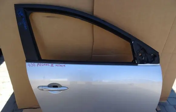 Renault Megane III Front door