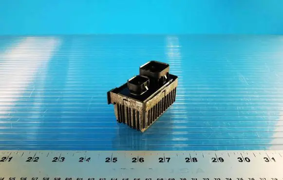 Opel Insignia A Glow plug pre-heat relay 55563423