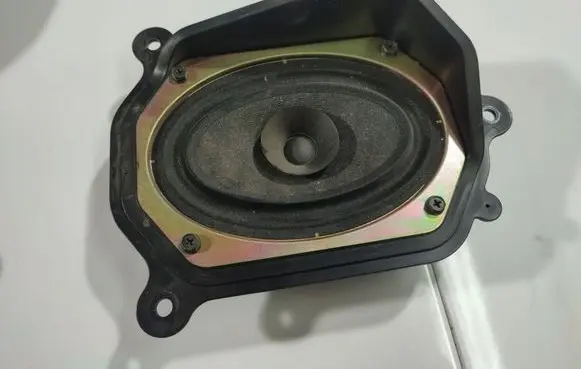 Nissan Almera Tino Front door speaker 