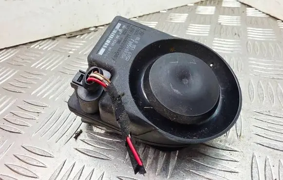 Audi A8 S8 D3 4E Alarm system siren 8L0951605A