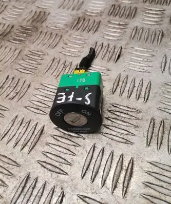 Hyundai Santa Fe Passenger airbag on/off switch 