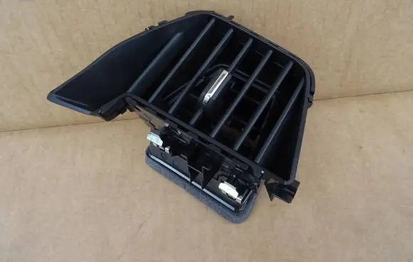 Opel Mokka B Dash center air vent grill 98362542ZD