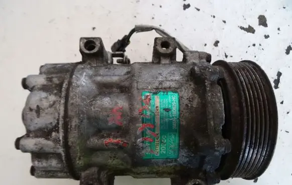 Ford C-MAX I Air conditioning (A/C) compressor (pump) 3M5H19D629HC