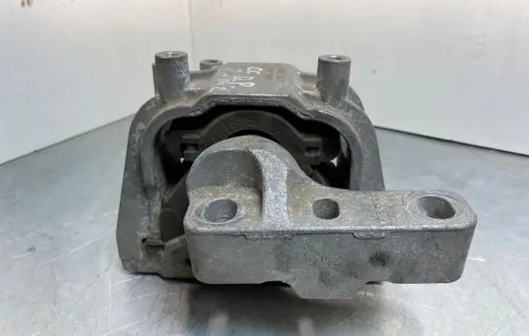 Volkswagen PASSAT CC Engine mount bracket 1K0199262