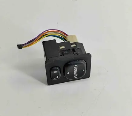 Toyota RAV 4 (XA30) Wing mirror switch 8487034010