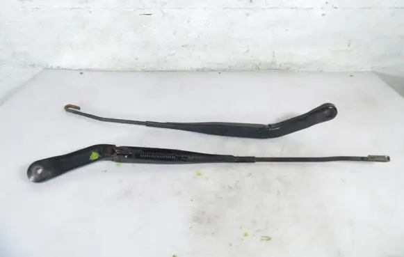 Opel Meriva A Front wiper blade arm 13140019