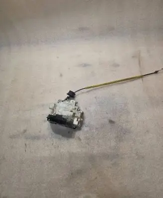 Audi A6 S6 C6 4F Rear door lock 