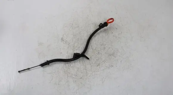 Volkswagen PASSAT B7 Oil level dip stick 03L103634J