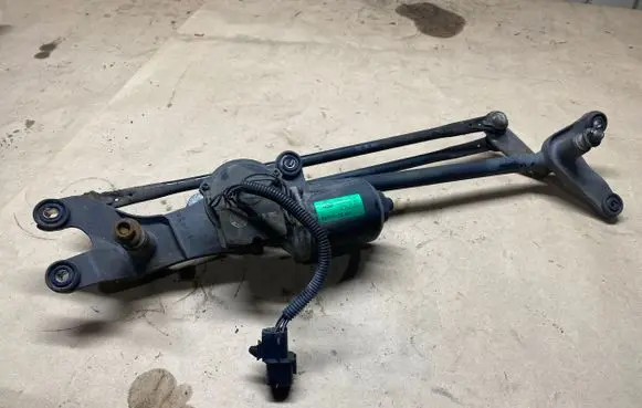 KIA Sorento Front wiper linkage and motor 981003E100 035247430
