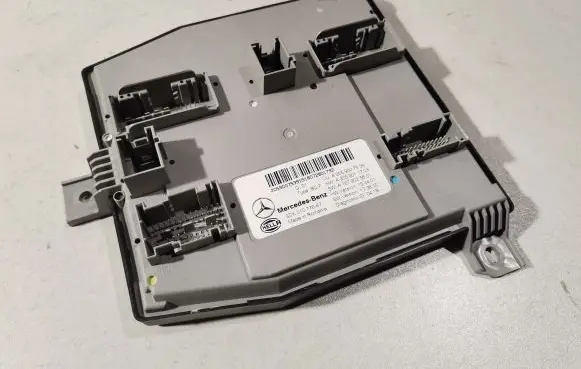 Mercedes-Benz C AMG W205 SAM control unit A2059007539 A2059011703 A1679025801