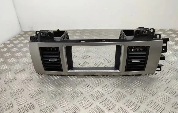 Dash center air vent grill