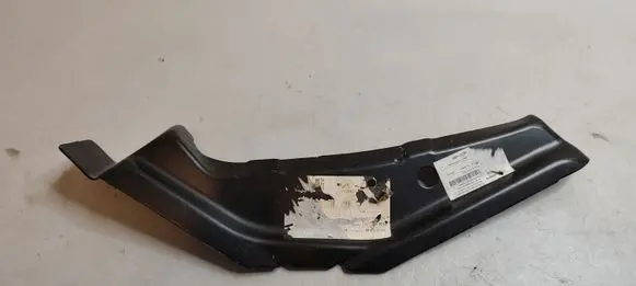 Porsche Macan (95B) Fender mounting bracket 95B805871