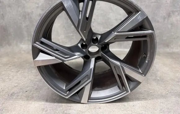 Audi RS6 C8 R22 alloy rim 