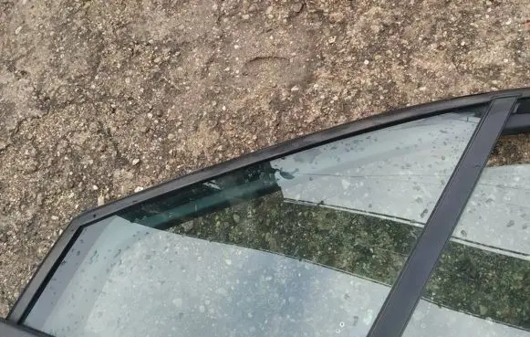 Renault Scenic II - Grand scenic II Front door vent window glass four-door 