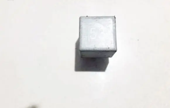 Volkswagen Golf IV Other relay 141951253 20240072