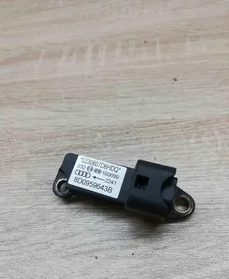 Audi A4 S4 B5 8D Airbag deployment crash/impact sensor 8D0959643B
