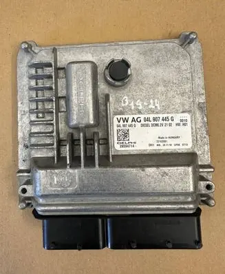 Volkswagen Golf VII Engine control unit/module 04L907445G 28594714