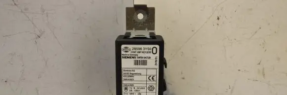 Nissan X-Trail T30 Door central lock control unit/module 285963Y50