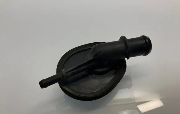 Engine coolant pipe/hose