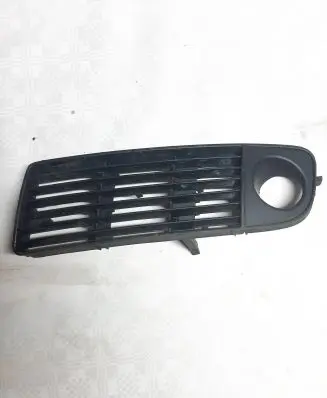 Audi A6 S6 C5 4B Front bumper lower grill 4B0807681G