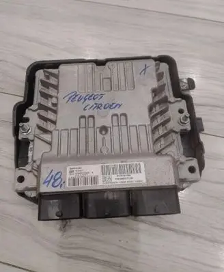 Peugeot 3008 I Engine control unit/module ECU 9676761080