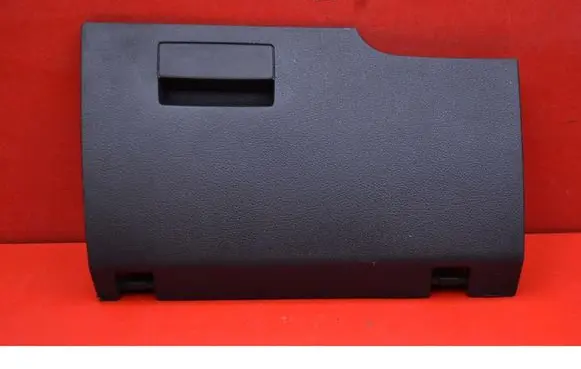 Volkswagen Touran I Glove box