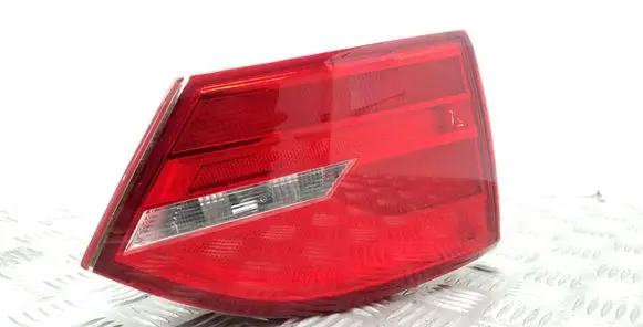 Volkswagen Jetta VI Tailgate rear/tail lights 5C6945259A 2C6945259