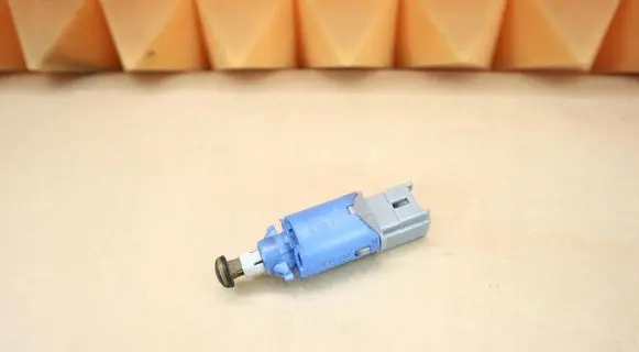 Mercedes-Benz Citan W415 Brake pedal sensor switch 8200168239