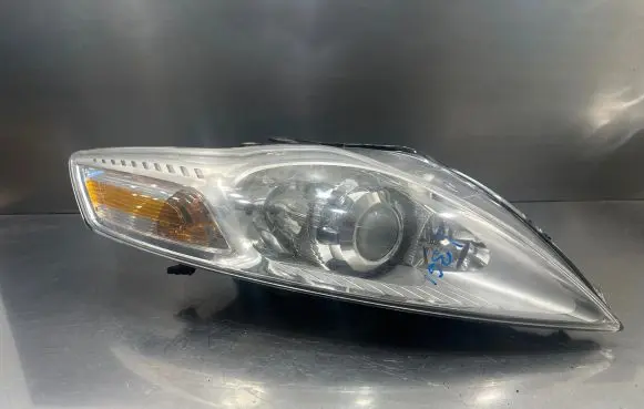 Ford Mondeo MK IV Headlight/headlamp