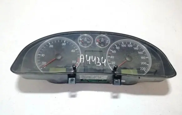 Volkswagen PASSAT B5 Speedometer (instrument cluster) vwz7z0c8144890