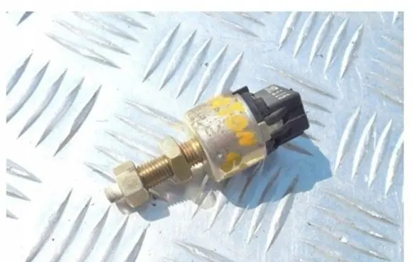 SsangYong Rexton I Airbag deployment crash/impact sensor