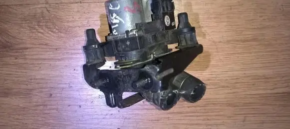 Mercedes-Benz E W210 Coolant heater control valve 0018307784