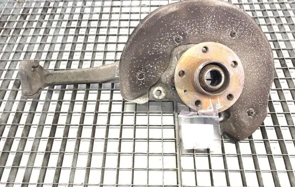 Audi A4 S4 B8 8K Front wheel hub spindle knuckle 