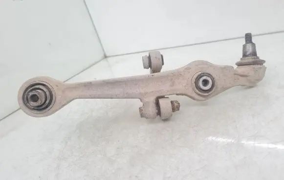 Volkswagen PASSAT B5 Front lower control arm/wishbone
