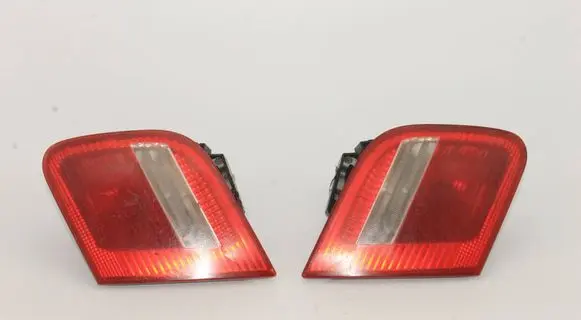 Tailgate rear/tail lights