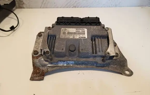 Peugeot 107 Engine control unit/module 0261S04464 896610H070 1039S33360
