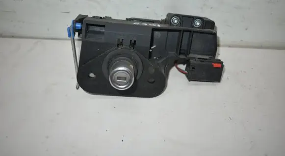 Opel Corsa C Tailgate exterior lock 09183495