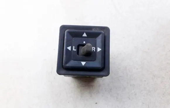 Mitsubishi Pajero Wing mirror switch
