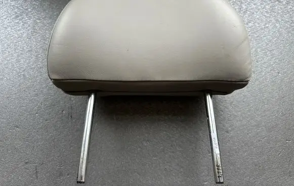 Nissan Patrol Y61 Rear seat headrest 86400VC780