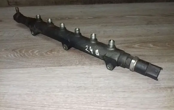Volvo S60 Fuel main line pipe 0445215010 8658252