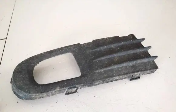 Volvo V50 Front bumper lower grill 30655885