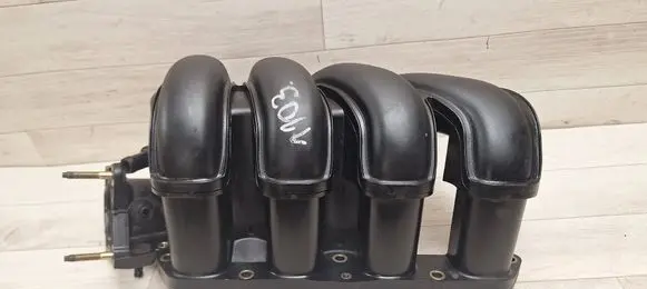 Toyota Corolla Verso E121 Intake manifold
