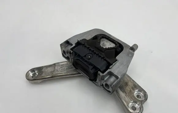 Cupra Formentor Engine mount bracket 5QS199262B 27112024