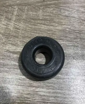 Volkswagen Transporter - Caravelle T4 Front upper strut mount 701513121