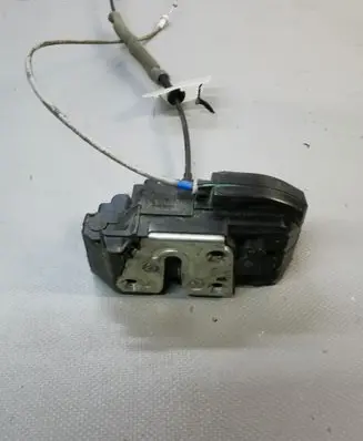 Nissan Qashqai Front door lock