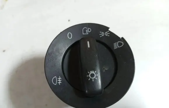 Volkswagen PASSAT B6 Light switch 1K0941431M