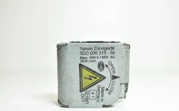 Audi A6 S6 C6 4F Headlight ballast module Xenon 5DD00831950