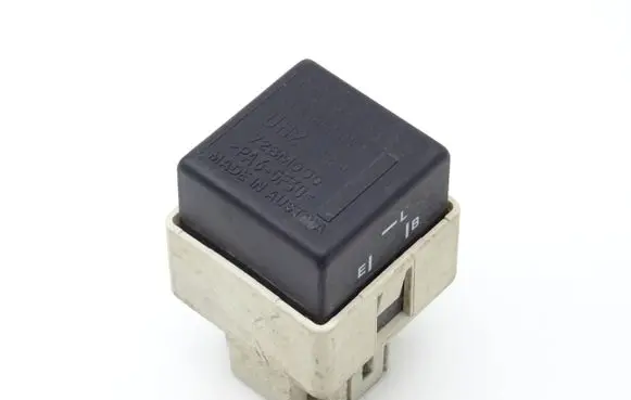Volvo S40, V40 Other relay MB953383